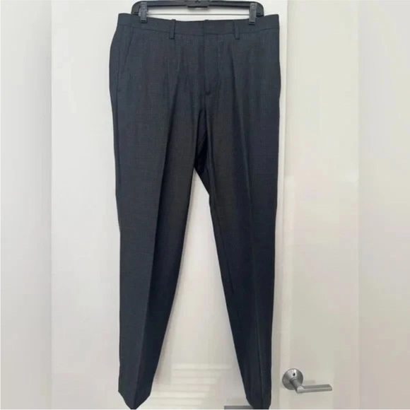 Theory Men’s Mayer Wool Dress Pants - Charcoal Gray - New Sample - Size 32